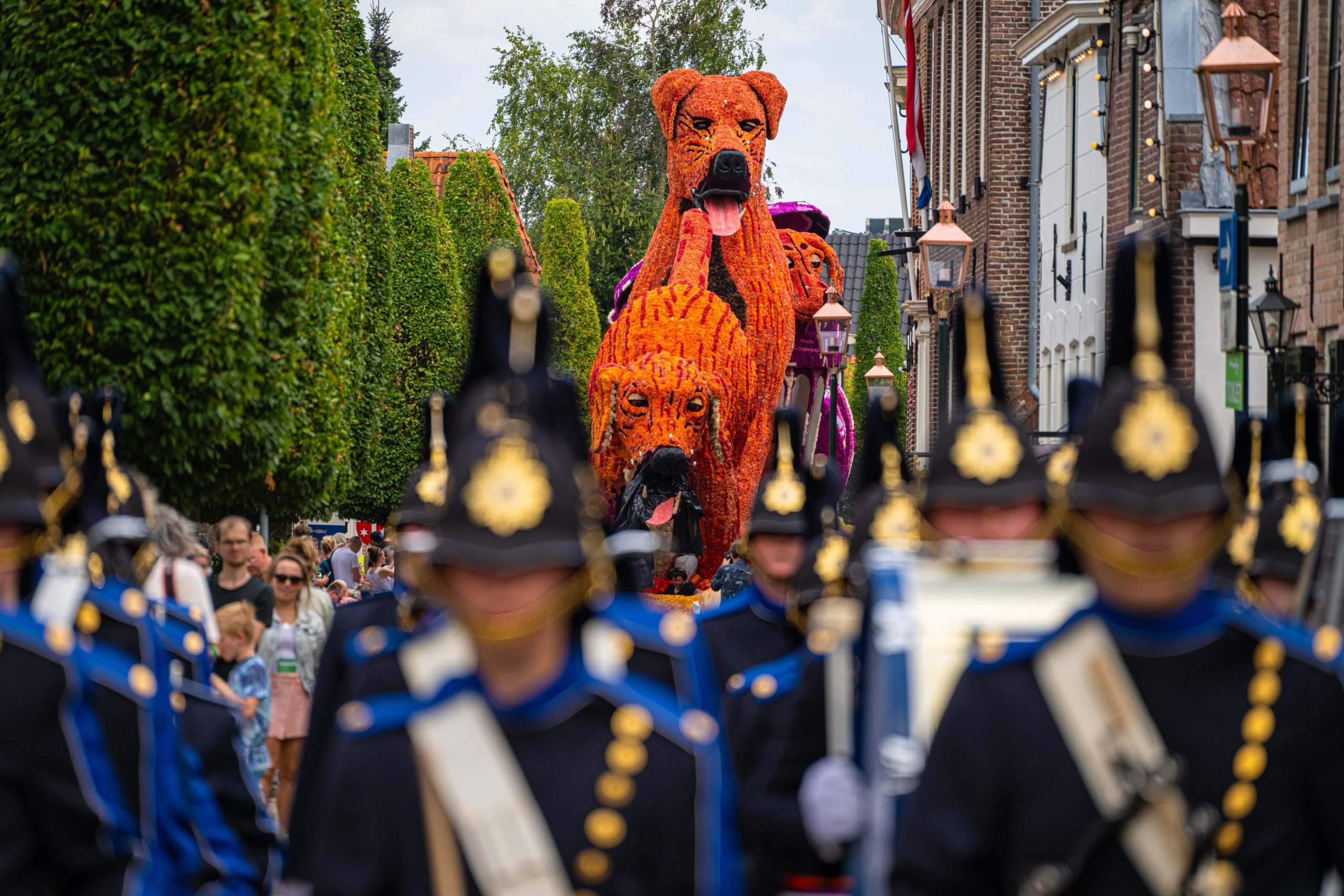 Corso Vollenhove 2024 - Geniaal Vuilnisbakkies - Marieke Tromp Trouwfotograaf